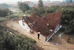 Wang Hui, Zhu Ning, Zhou Zhengxu, Guo Yong, Guo Yuqi, Ji Ruochen, Lei Yuxin, Cao Yuxuan, Mao Yu, Guo Hao, Kong Chuihan, Alenka Fikfak, Aleš Švigelj, Marko Lazić, Lanlan Wei, Jan Barič, Zala Bokal, Zala Koleša, Katarina Kuk, Jaka Veber, Arian Todorović - Med nebom in zemljo